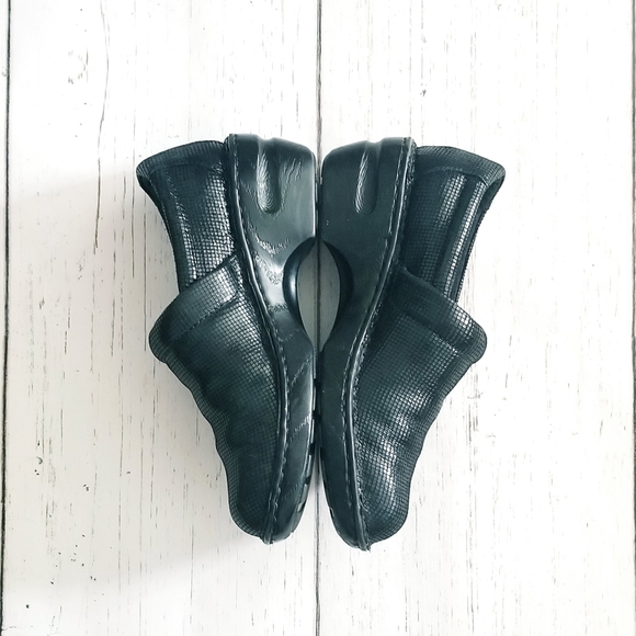 B.O.C. Born Concepts Leather Clogs Shoes - Picture 3 of 8